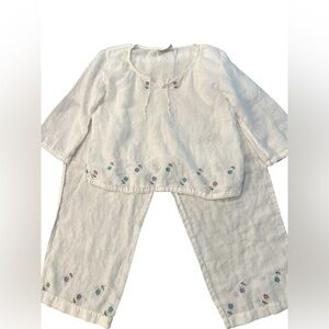 Kiko fine linen White Floral Embroidered Top and pants. Sz med
